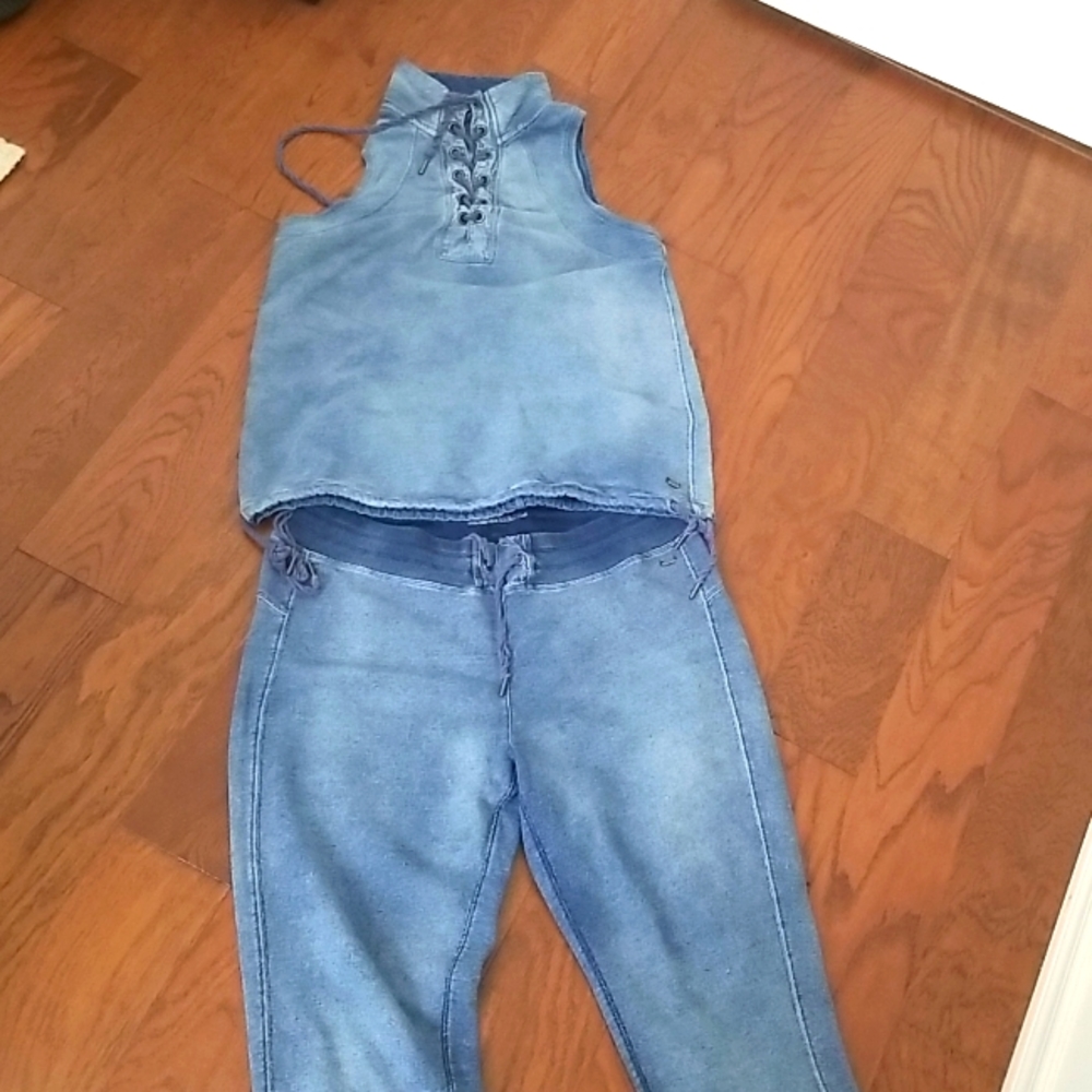 Tommy Hilfiger  Joggers and Top Set L